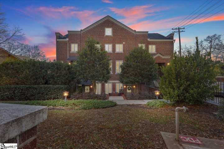 325 Hampton Avenue Unit #107 sold home in The Hamptons, Greenville, SC