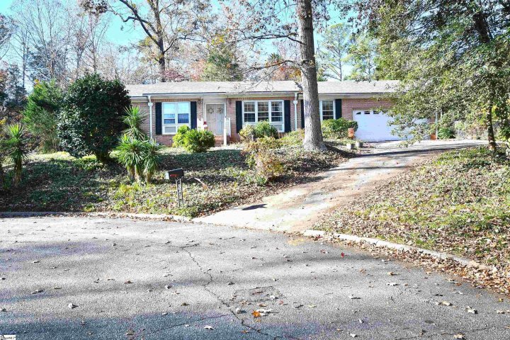 12 Burlwood Court sold home in Old Mill Estate, Taylors, SC