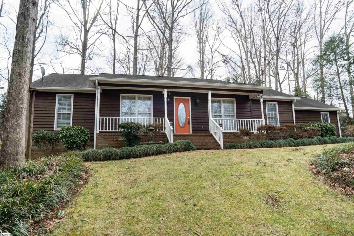 902 Sussex Court sold home in Cambridge, Spartanburg, SC