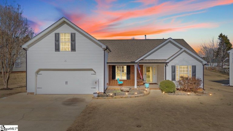 201 Crossview Drive sold home in Fairview Lake, Simpsonville, SC