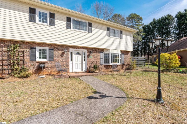 10 Dronfield Court sold home in Buxton, Greenville, SC