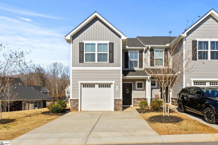 104 Englefield Drive sold home in Fountain Inn Townes, Fountain Inn, SC