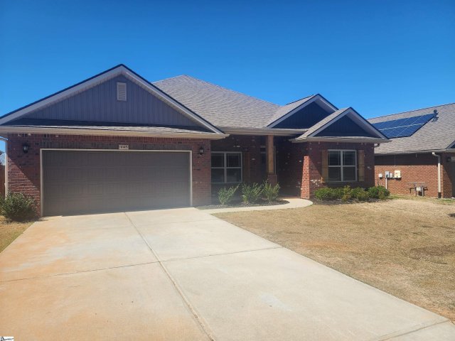 1045 Spruce Grove Road sold home in Woods At Pine Ridge, Duncan, SC