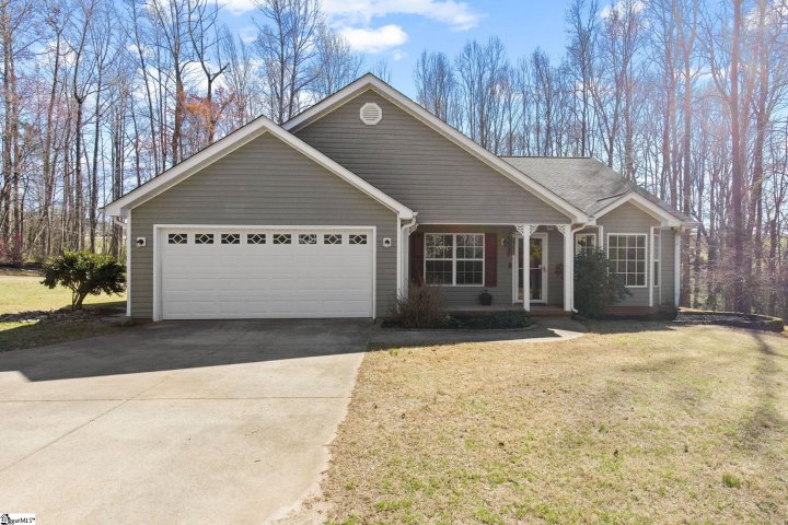 33 Sacha Lane sold home in Glastonbury Village, Travelers Rest, SC
