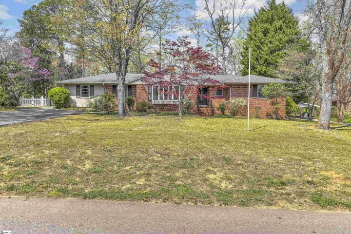 14 Yorkshire Drive sold home in Cherokee Forest, Greenville, SC