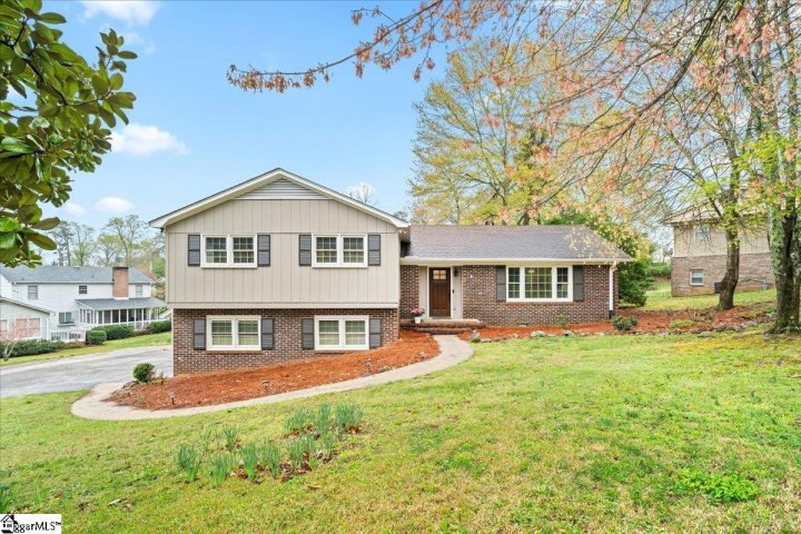 2 E Indian Trail sold home in Seven Oaks, Taylors, SC