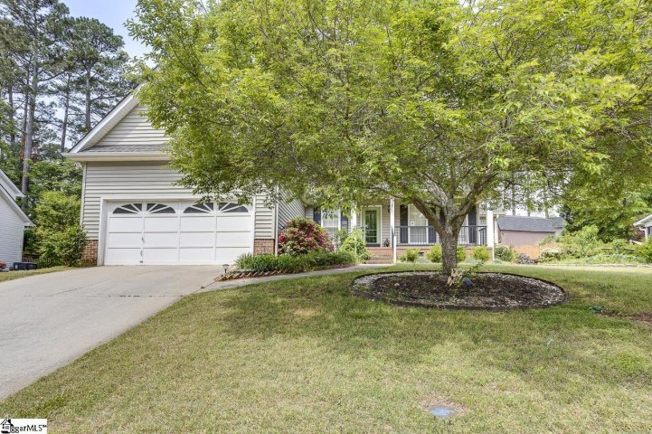 10 E Fair Isle Drive sold home in Gresham Woods, Simpsonville, SC