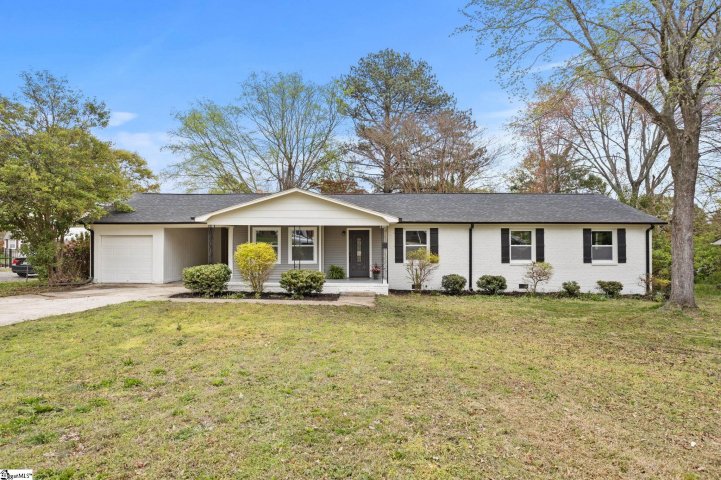26 Dagenham Drive sold home in Wade Hampton Gardens, Greenville, SC