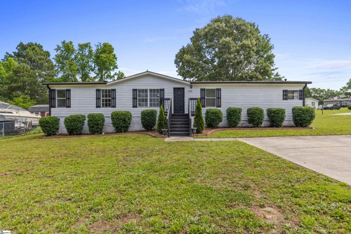 300 Walnut Crest Court sold home in Walnut Crest, Fountain Inn, SC