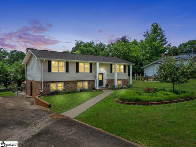 108 Wellington Drive sold home in Knollwood Heights, Mauldin, SC