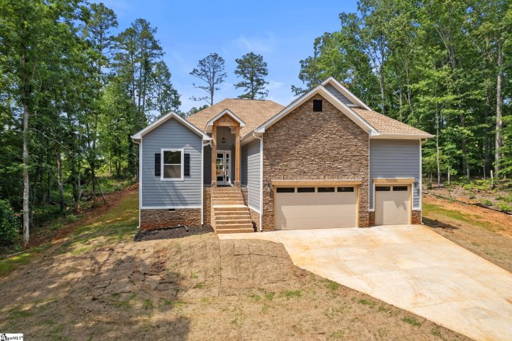 2705 Brook Hollow Drive active home in Cross Creek Plantation, Seneca, SC