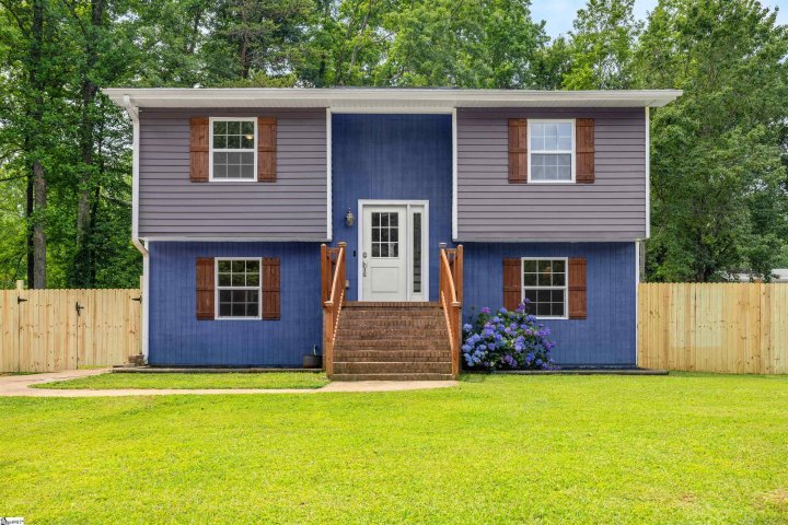 4 Wiberg Court sold home in Sunny Slopes, Travelers Rest, SC
