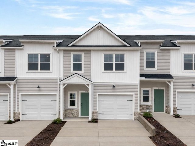 1524 Yellowwood Court active home in Reidville Town Center, Reidville, SC
