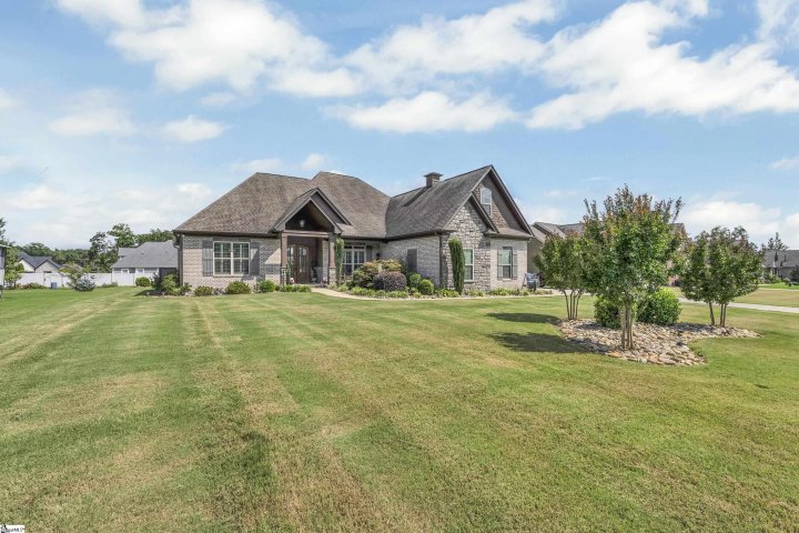 498 Double Bridge Road sold home in Monreve Village, Boiling Springs, SC