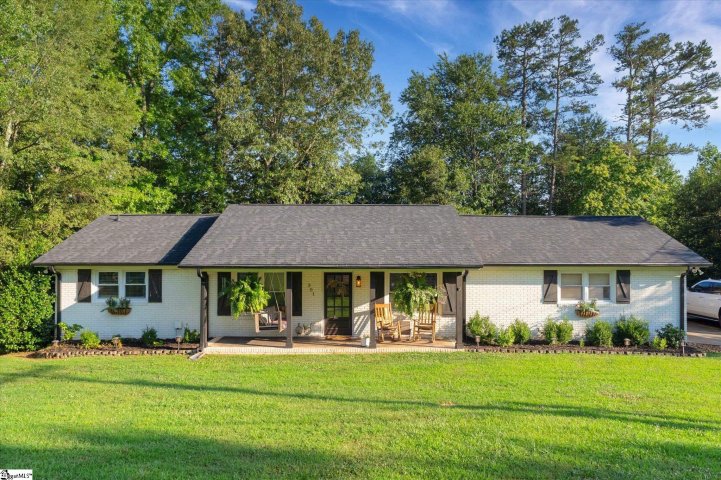 301 Ridgecrest Drive sold home in McDaniel Heights, Easley, SC