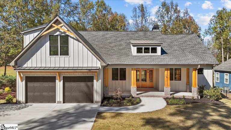 19 Lord Byron Lane sold home in The Summit At Cherokee Valley, Travelers Rest, SC