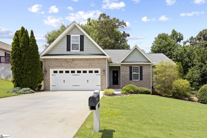 108 Windy Bluff Drive sold home in Poplar Forest, Greenville, SC