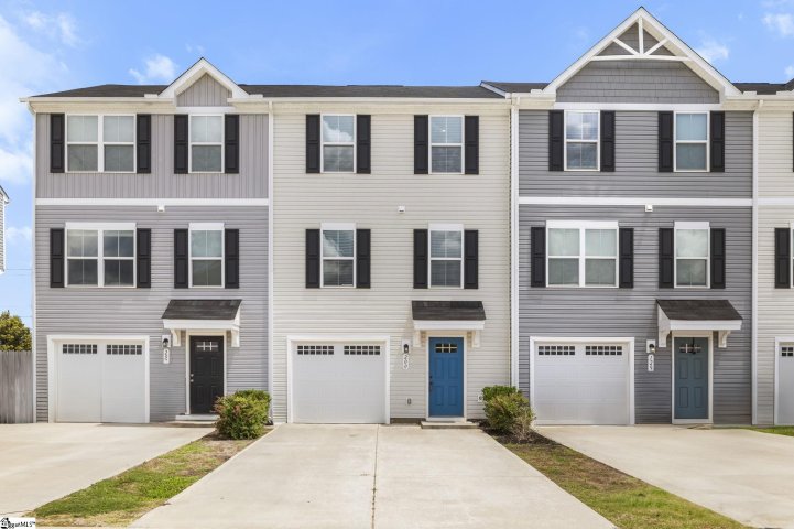 200 Bearmont Trail sold home in August Brook, Greenville, SC