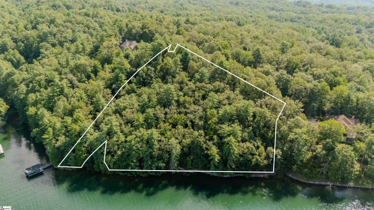 108 Blazing Star Court active home in The Cliffs At Keowee Vineyards, Sunset, SC