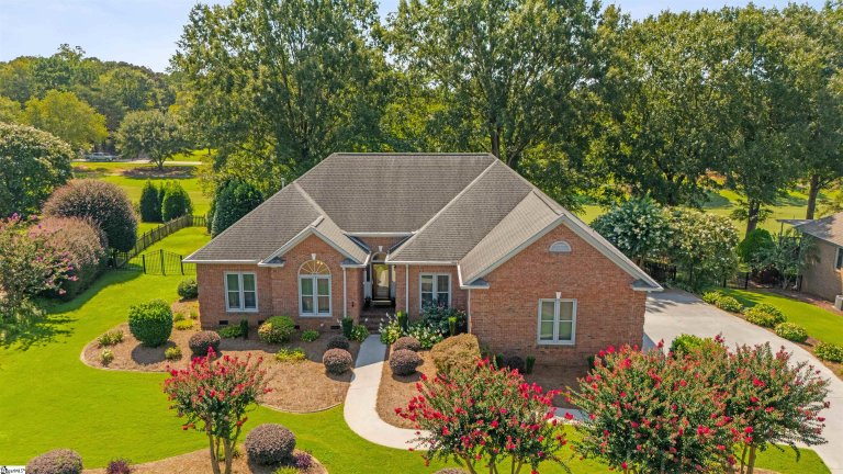 247 River Falls Drive sold home in River Falls Plantation, Duncan, SC