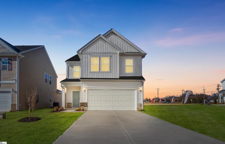 1102 Ogeechee Court active home in Halton Oaks, Spartanburg, SC