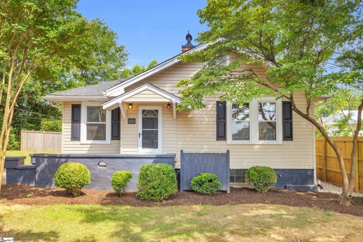 221 Brookdale Avenue sold home in Fair Heights, Greenville, SC