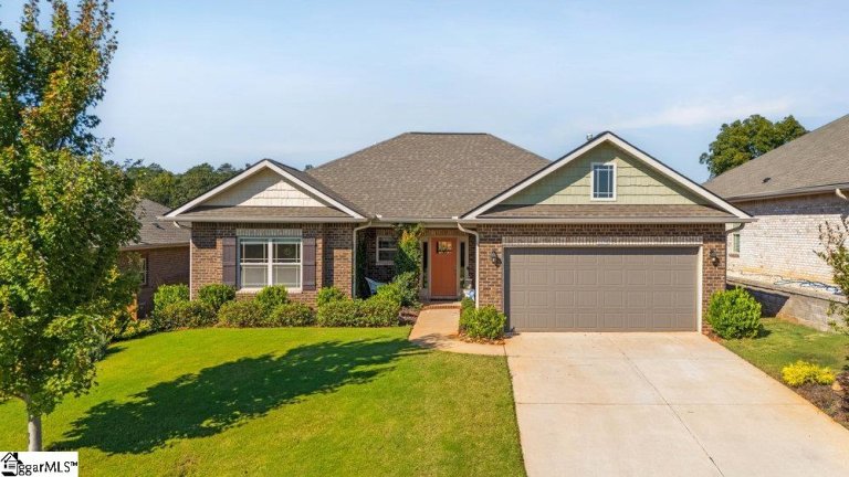 1134 Midway Hill Lane sold home in Woods At Pine Ridge, Duncan, SC