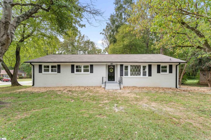 1 Longmeadow Road sold home in Brook Glenn Gardens, Taylors, SC