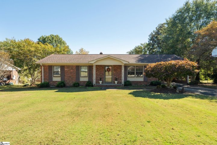 616 Heathwood Drive sold home in Colonial Hills, Taylors, SC