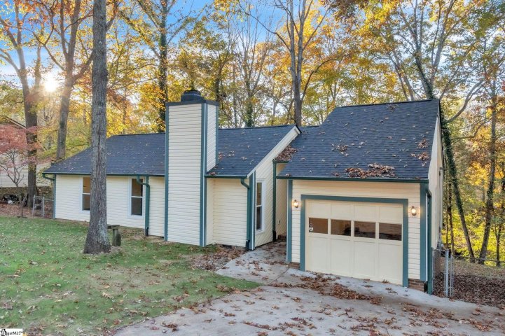 145 W Celestial Drive sold home in Crestview Hills, Greer, SC