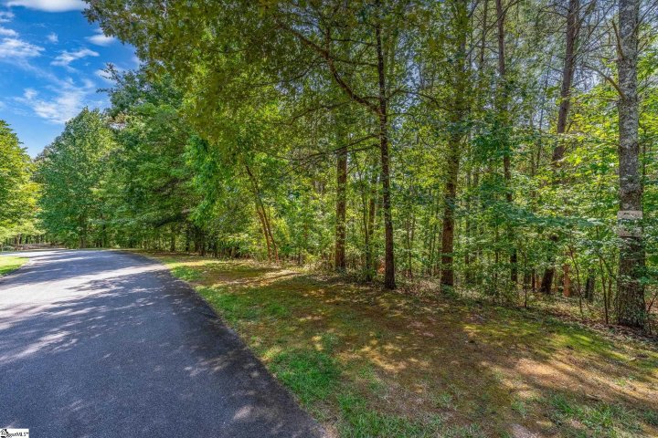 111 Sweetshrub Way active home in The Cliffs At Keowee Vineyards, Sunset, SC