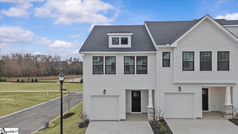 10 Redfield Place pending home in Gresham Station, Simpsonville, SC