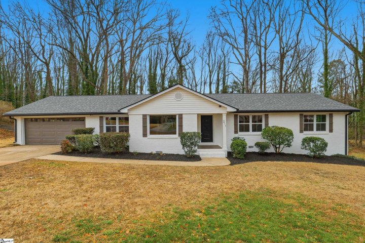 211 Imperial Drive sold home in Wellington Green, Greenville, SC