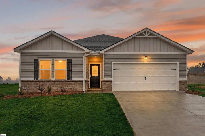 208 Green Pasture Road pending home in Reedy Creek Estates, Fountain Inn, SC