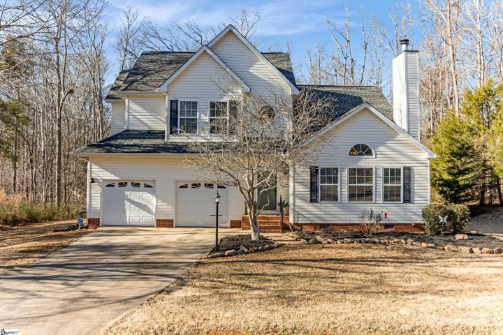 102 W Peninsula Drive sold home in Lake Rabon Estates, Laurens, SC