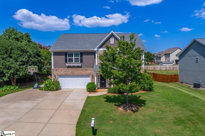370 Slate Drive pending home in Hanging Rock, Boiling Springs, SC