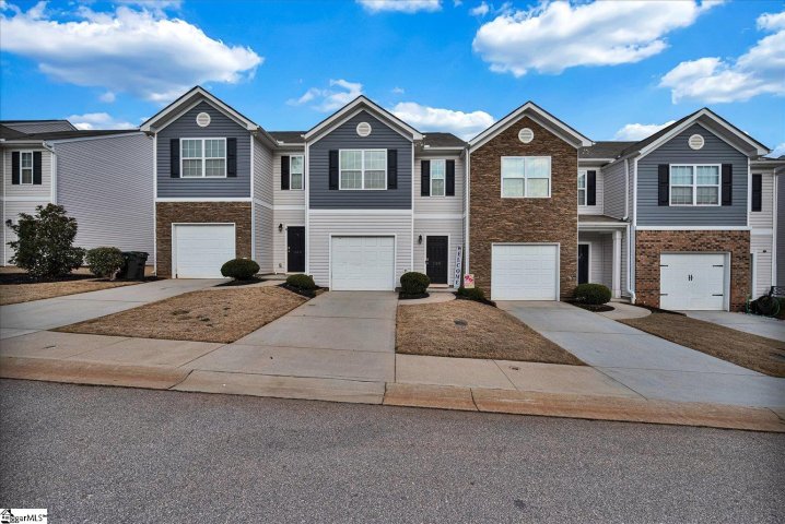 105 Moorlyn Lane sold home in Brushy Creek Townes, Greer, SC