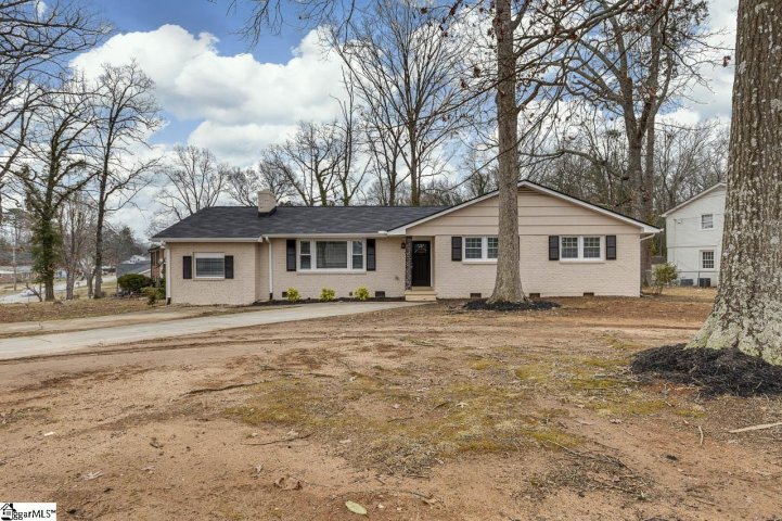 1 Pine Creek Court pending home in Belle Meade, Greenville, SC