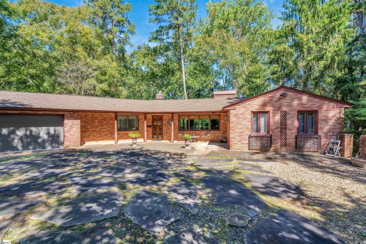 211 Beechwood Drive sold home in Fernwood, Spartanburg, SC