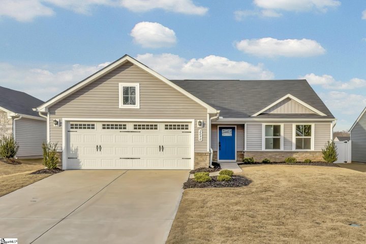 2090 Wexley Drive active home in Elmwood Cottages, Boiling Springs, SC