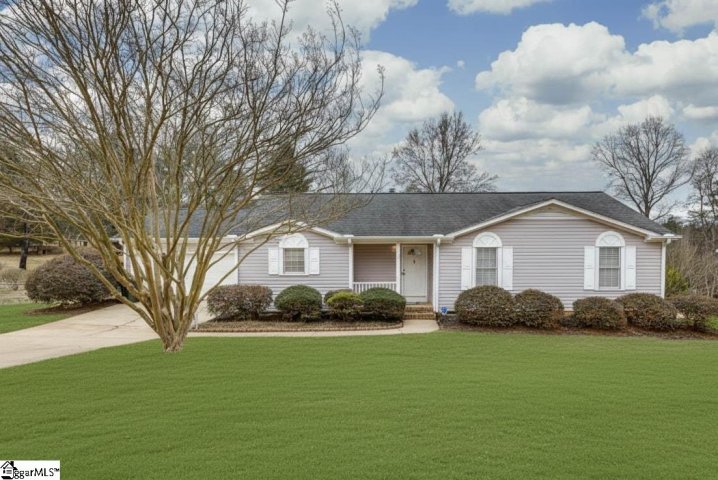 43 Rollingreen Road sold home in Country Club Estates, Greer, SC
