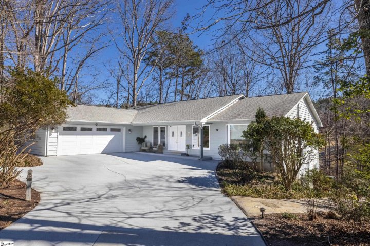 12 Yeoman Lane active home in Keowee Key, Salem, SC