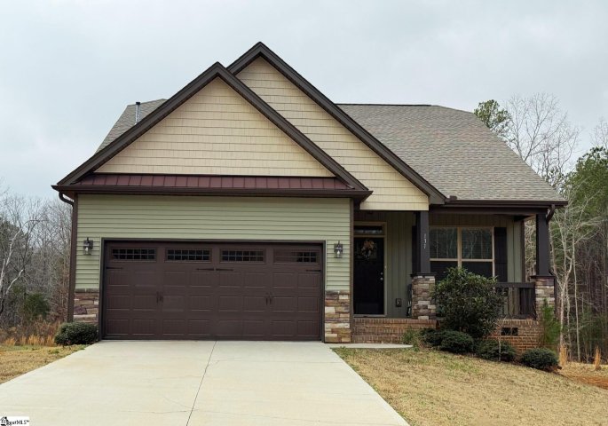 131 Estateside Drive active home in Pine Lake Estates, Anderson, SC