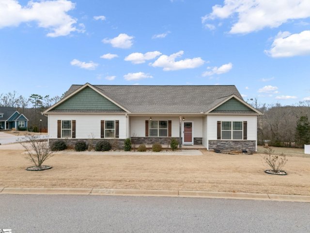 702 Cheyanne Court active home in Deyoung Meadows, Greer, SC