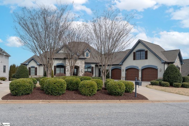 15 Promenade Drive active home in Montebello, Greenville, SC