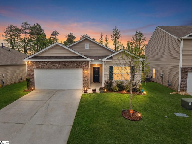 528 Ashwood Way active home in Lendhart Grove, Easley, SC