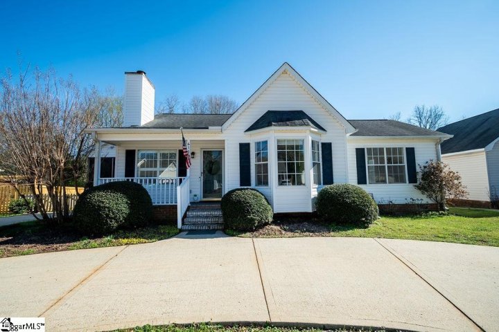 611 Oak Valley Drive sold home in Dunwoody Oaks, Simpsonville, SC
