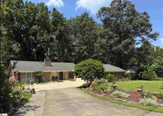 223 Covington Road active home in Northwood Hills, Greenville, SC