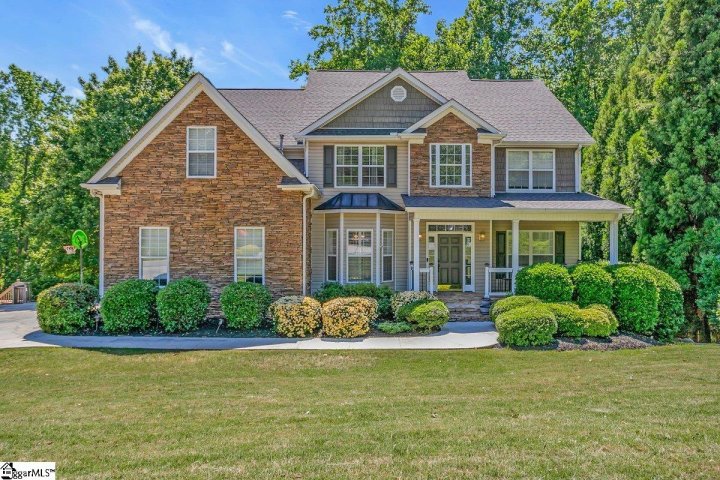 67 Devonhall Way active home in Berkshire Park, Taylors, SC