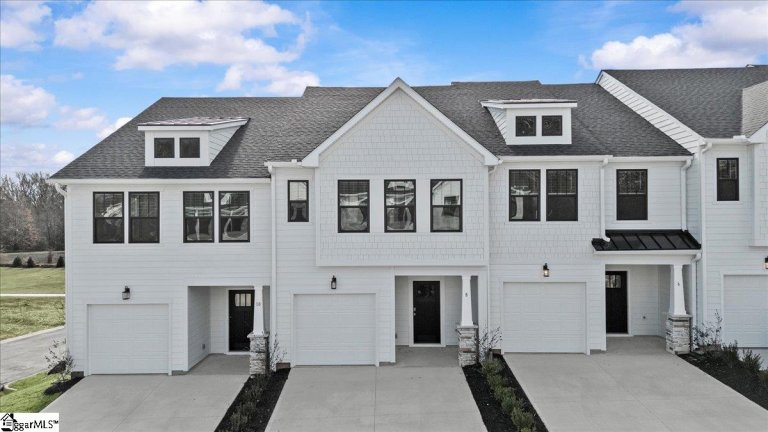 8 Redfield Place pending home in Gresham Station, Simpsonville, SC